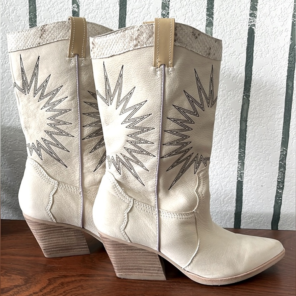 Dolce Vita Genuine Leather White Cowboy Boots size 9